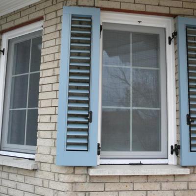 Rolós szúnyogháló függőleges ablakokhoz